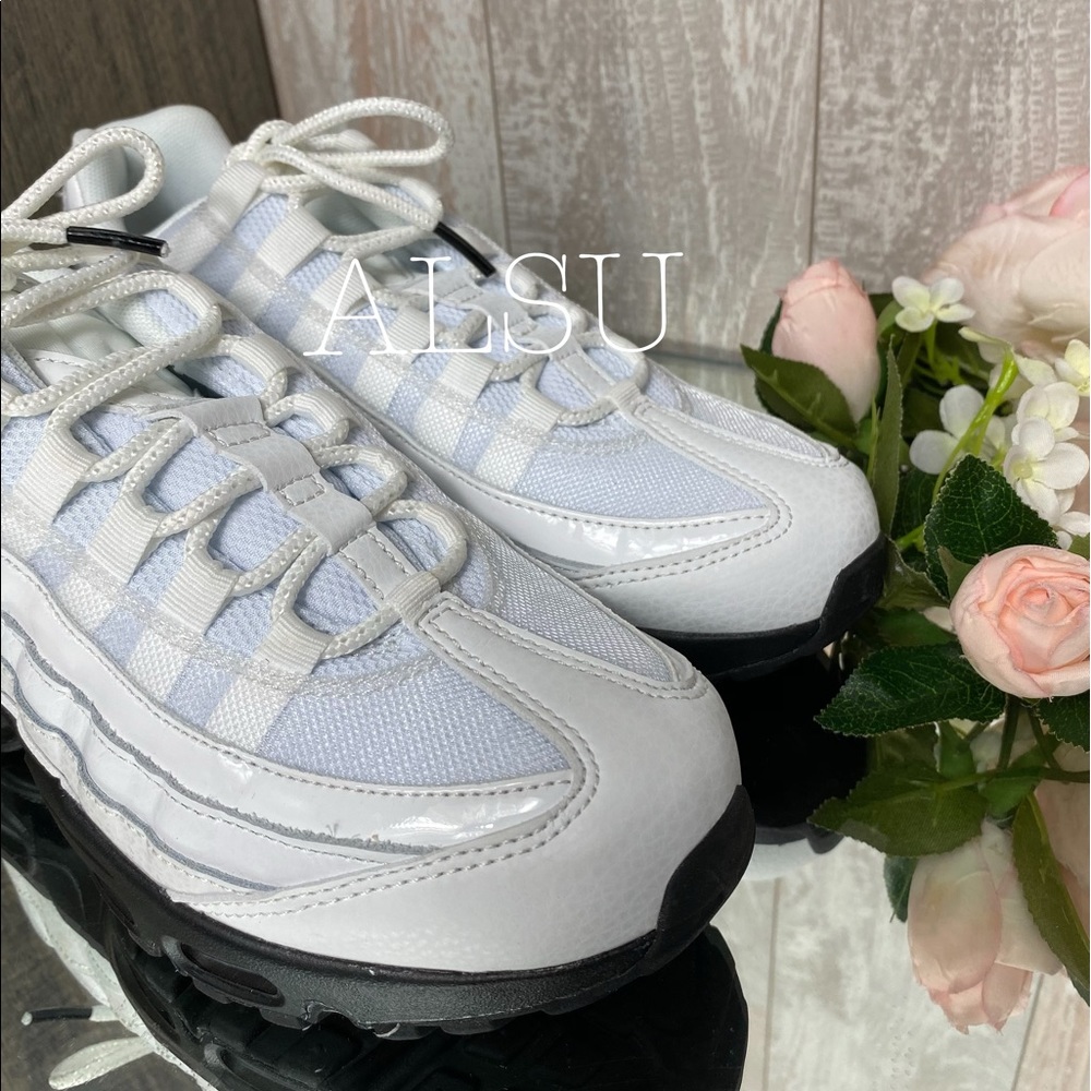 🍃SALE🍃 Nike Air Max 95 SE Summit White W AUTHENTIC Size 7.5 AQ4138 102 - Picture 7 of 8